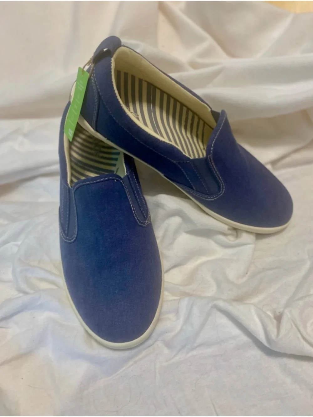 NWT Taos Dandy Sneakers Canvas Slip On Denim Blue Chambray Sneakers 9.5